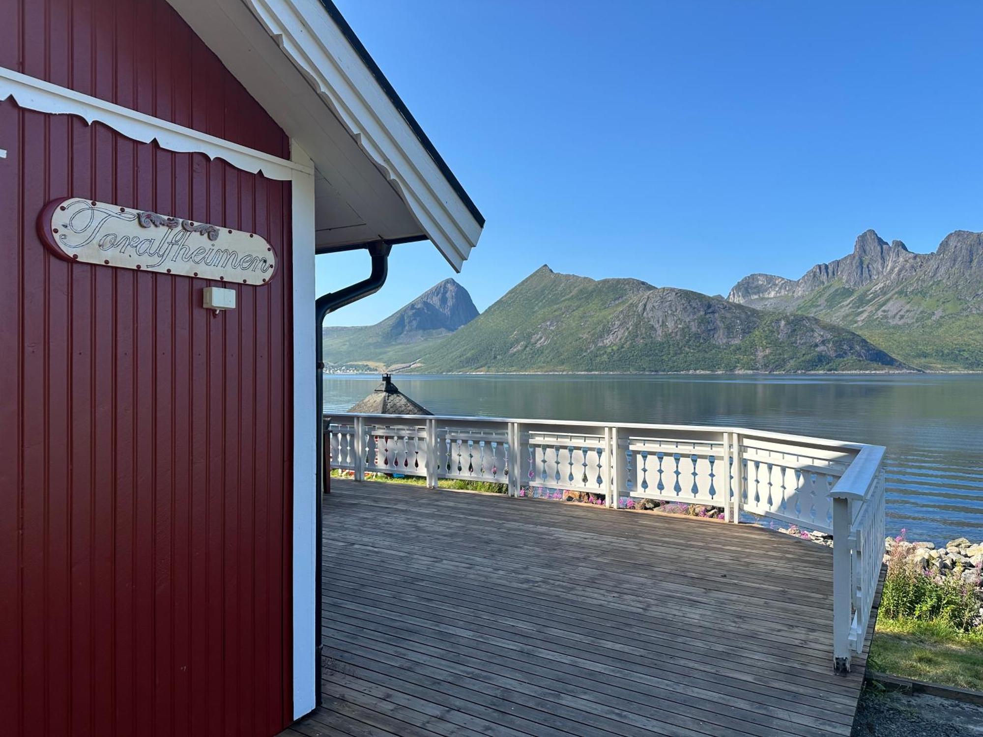 Вилла Cozy House By The Sea Tofta Экстерьер фото