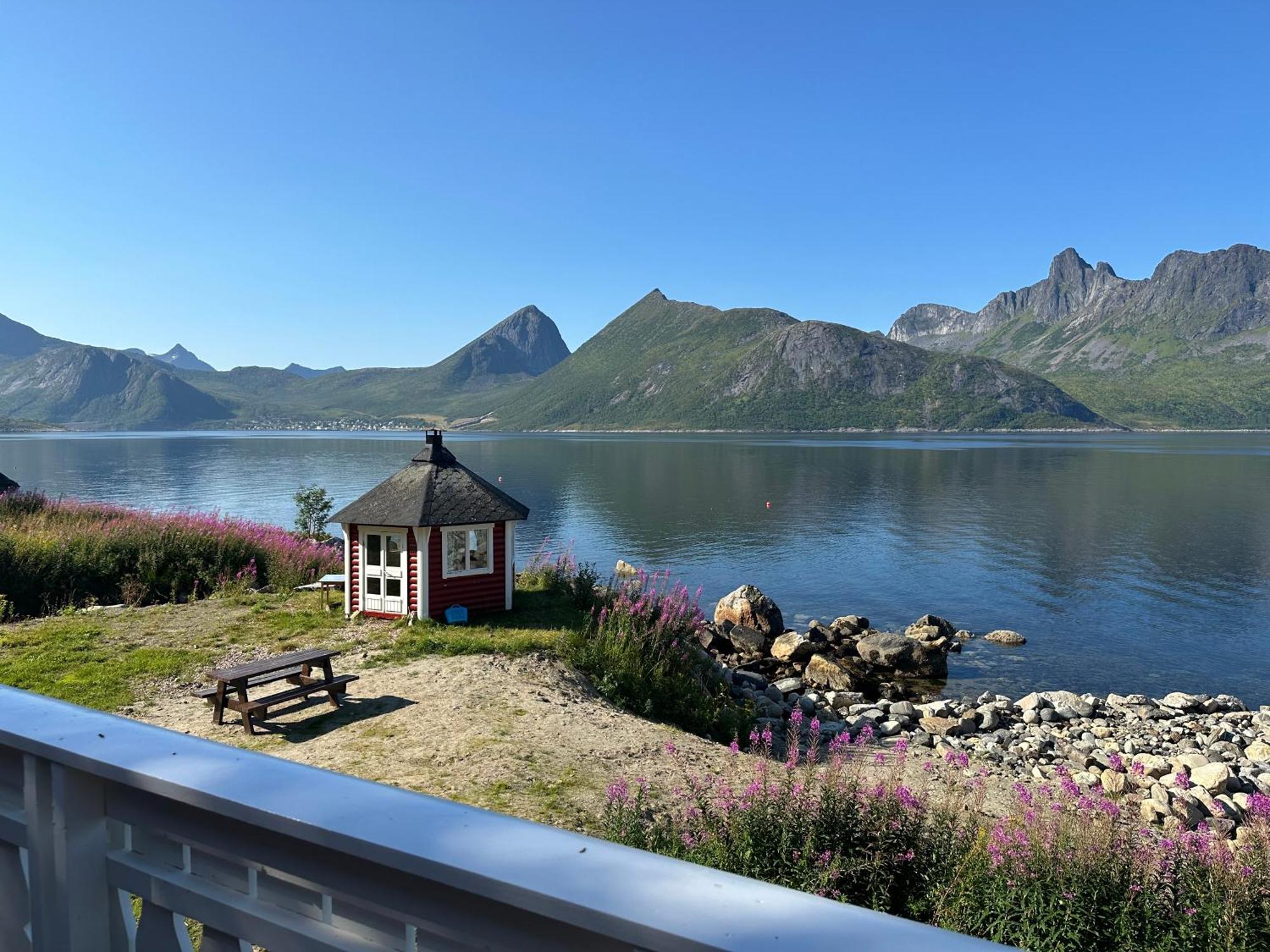 Вилла Cozy House By The Sea Tofta Экстерьер фото
